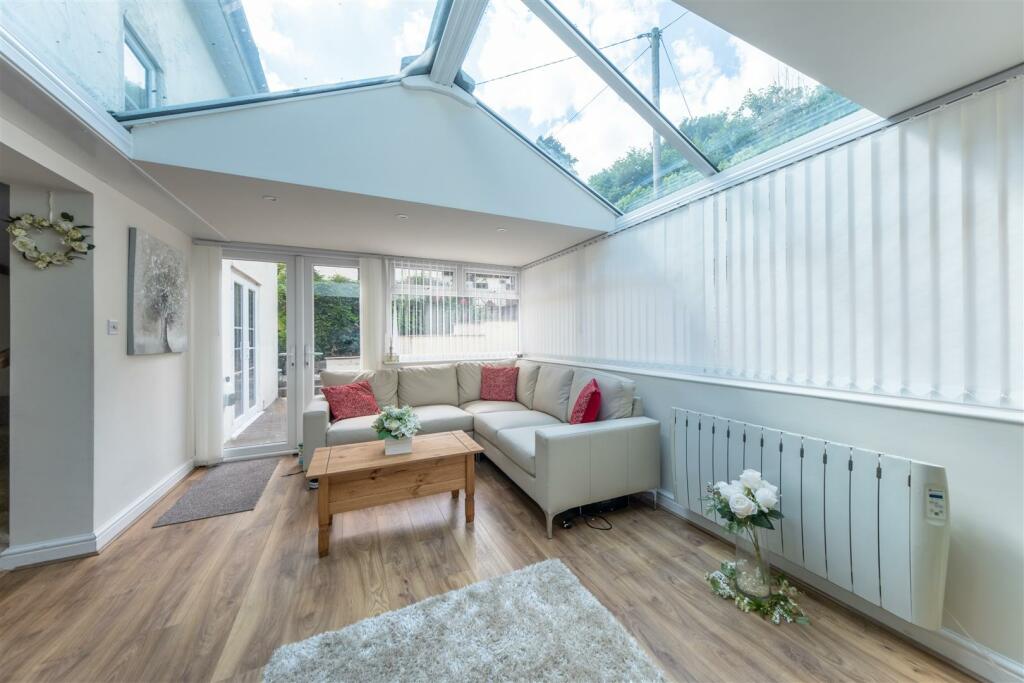 8 Runcorn Road-006.jpg