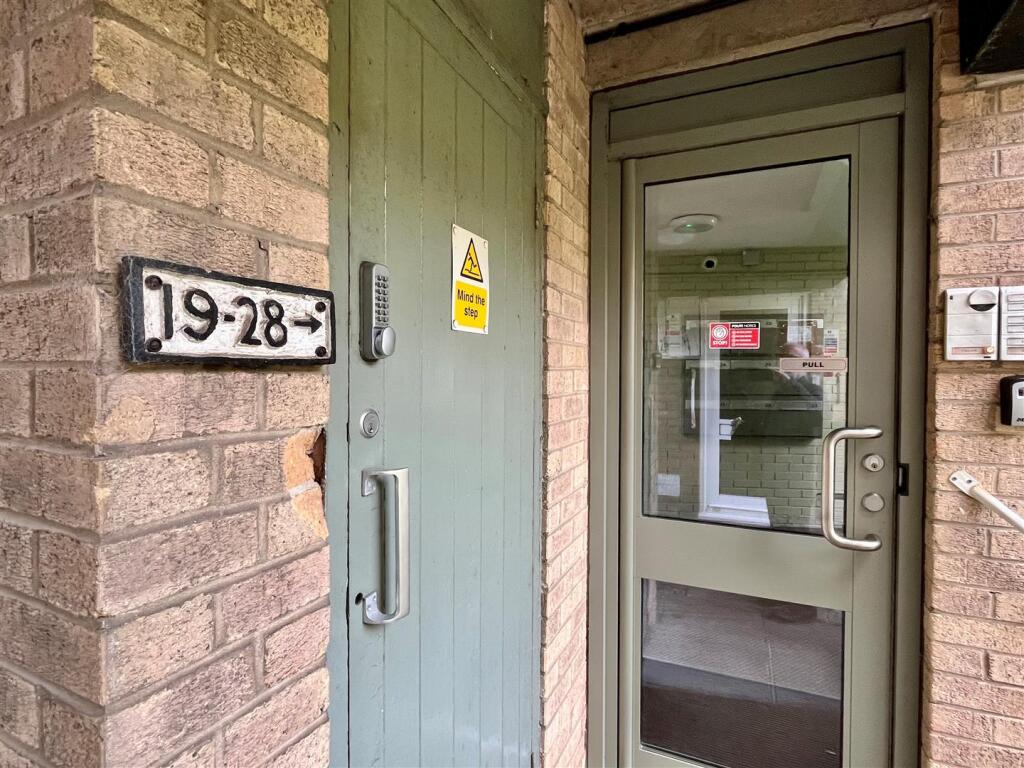 External Communal Entrance.jpg