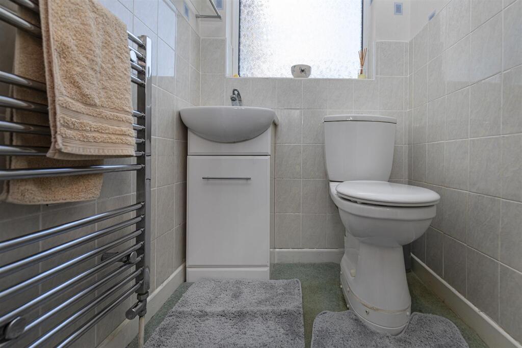 Bramleys Estate Agents - Gleneagles Way - Fixby (1