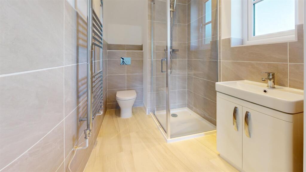 Bathroom (16).jpg