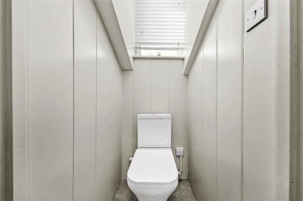TOP FLOOR FLAT 39 Fitzroy Road   - 2gdNyktxruIy24R