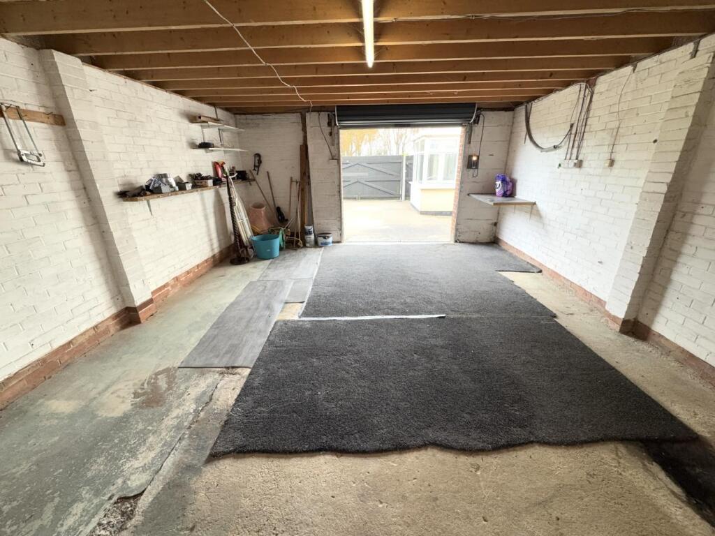 DETACHED DOUBLE GARAGE