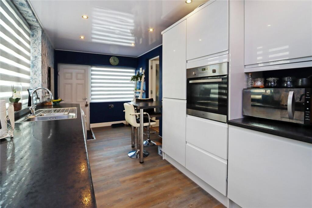 Kitchen Pic 3
