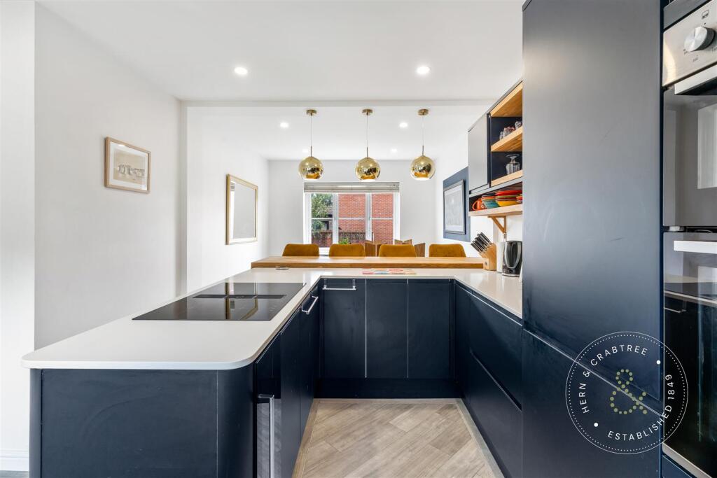 Long Heath Close, Hern Crabtree (27).jpg