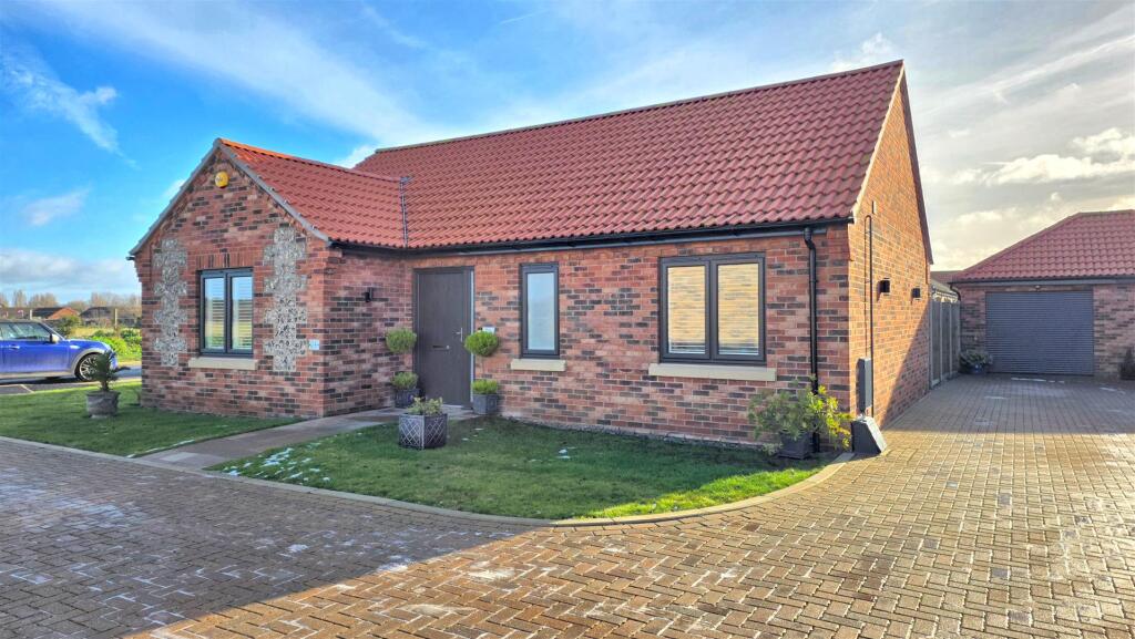Lowestoft Road, Hopton