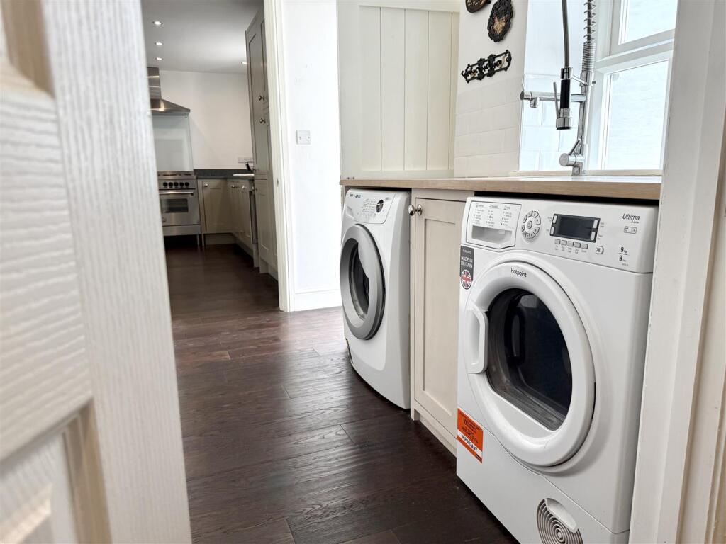 Utility room 2.jpeg