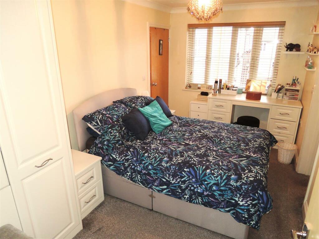 Bedroom:
