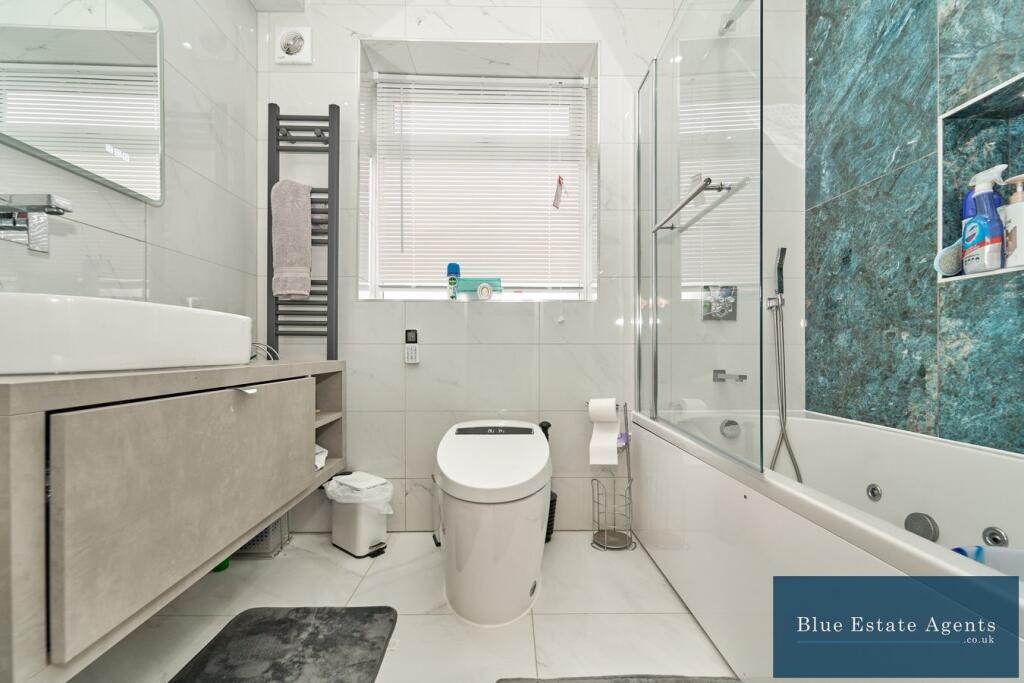 En-Suite Bathroom Suite