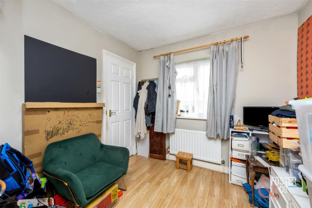 Stagg Close, 5-006.jpg