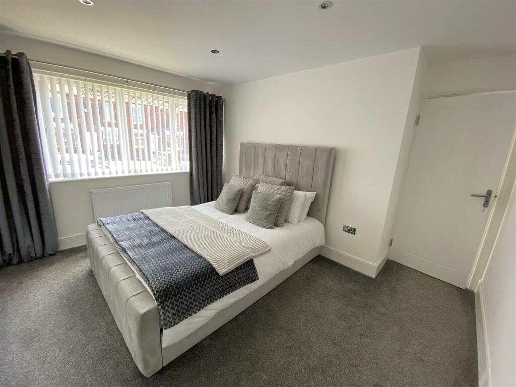 Bedroom no.1 front double: