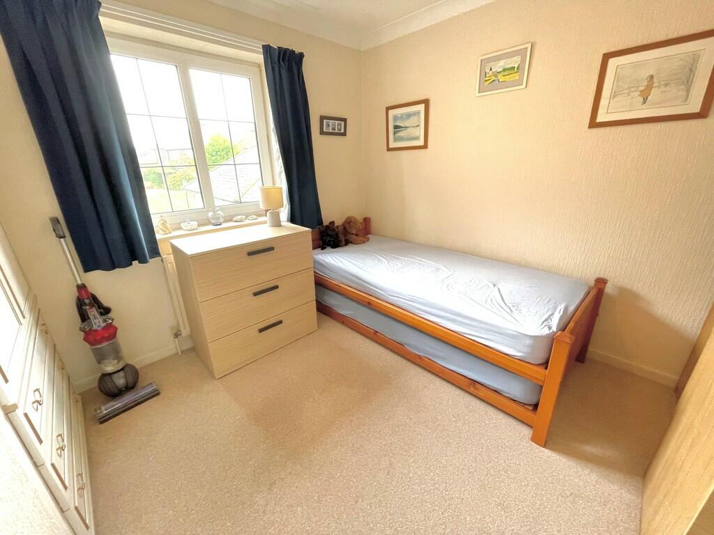 2 Barton Court Be...