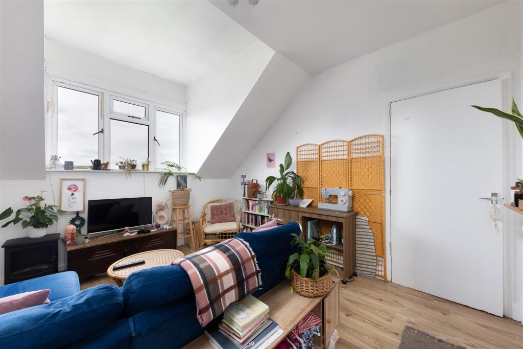 Flat 4.jpg