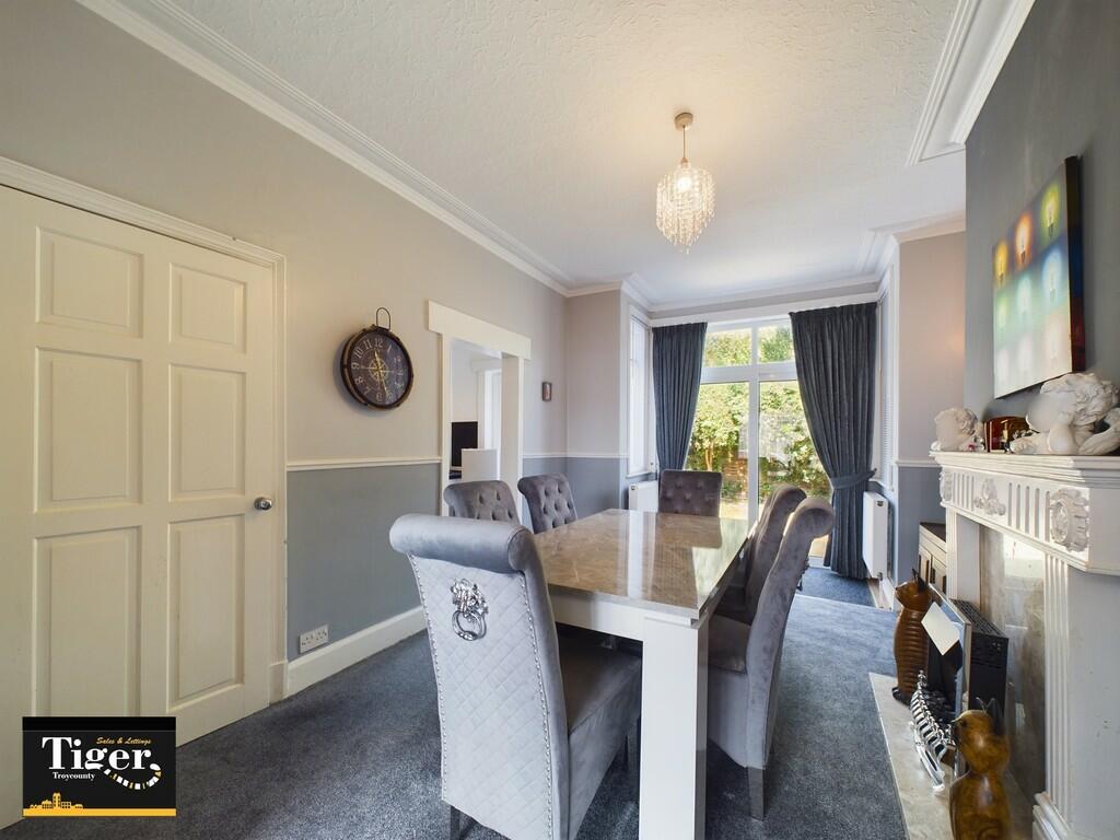 CAM02176G0-PR0311...