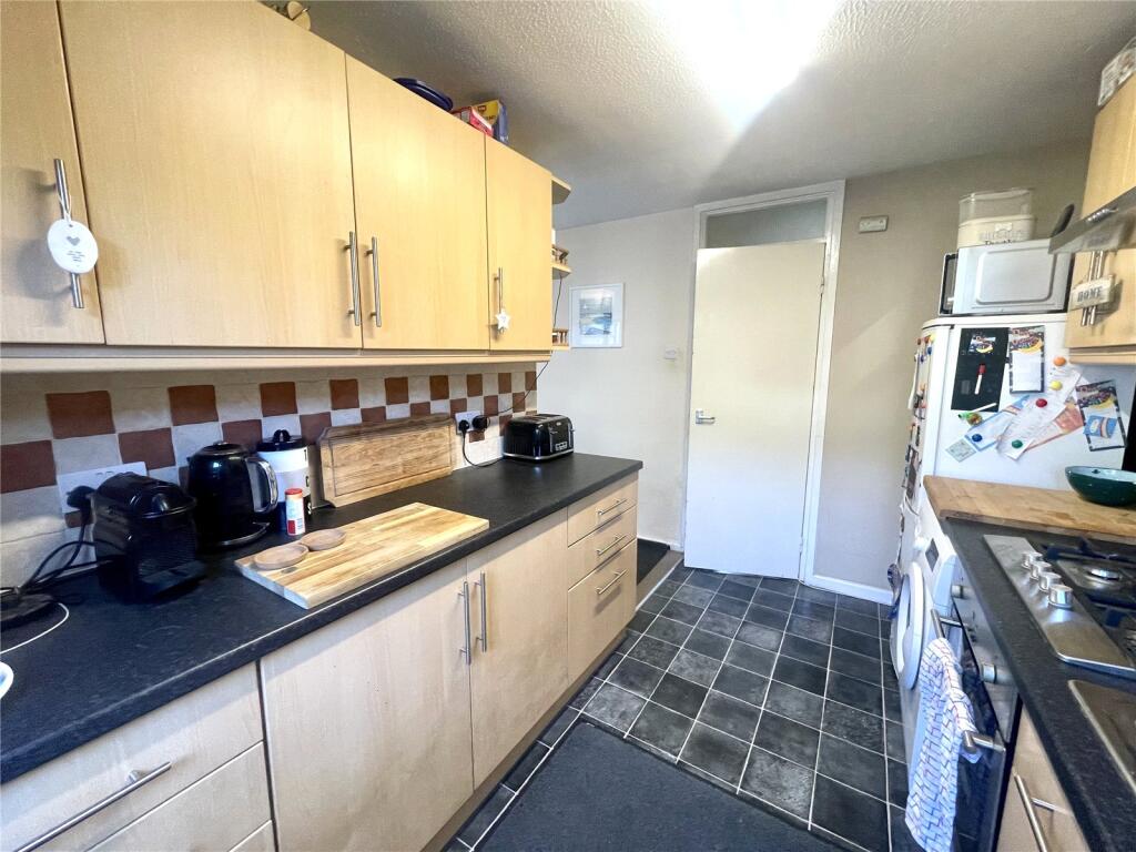 06547858-6CD3-4A80-9