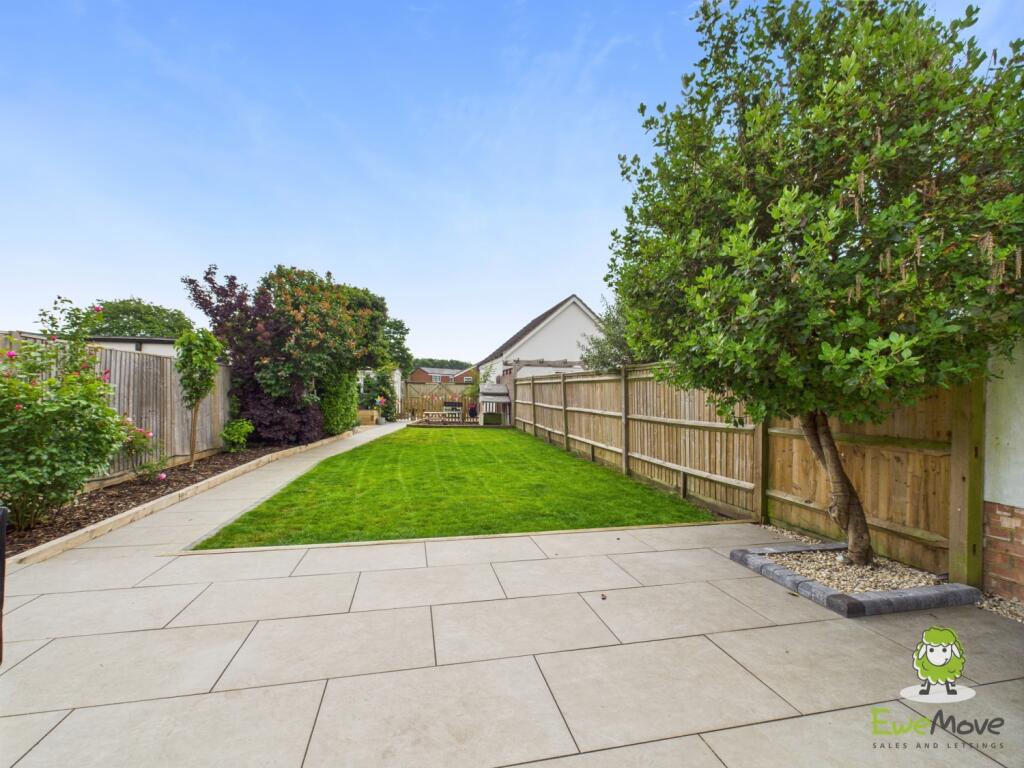 CAM03778G0-PR0235-STILL022