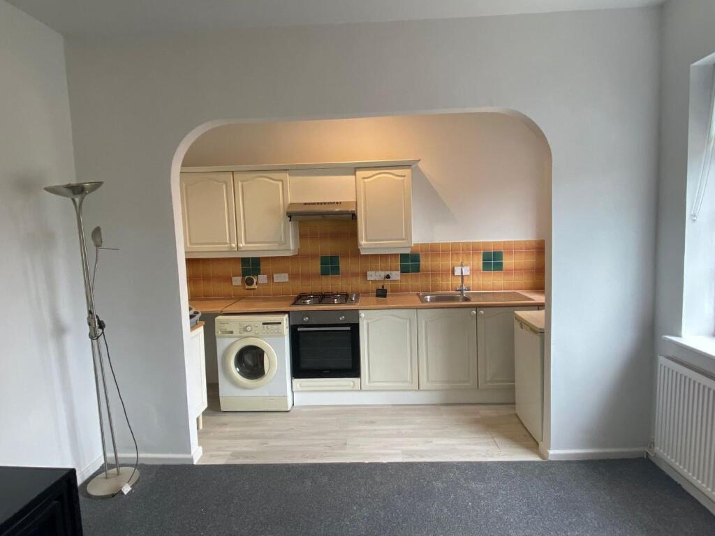 Lounge - Kitchen 2.jpg