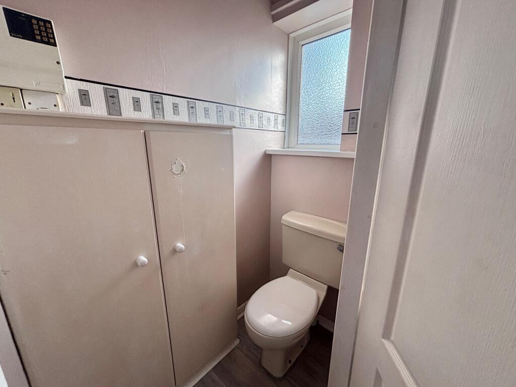 Cloakroom/wc