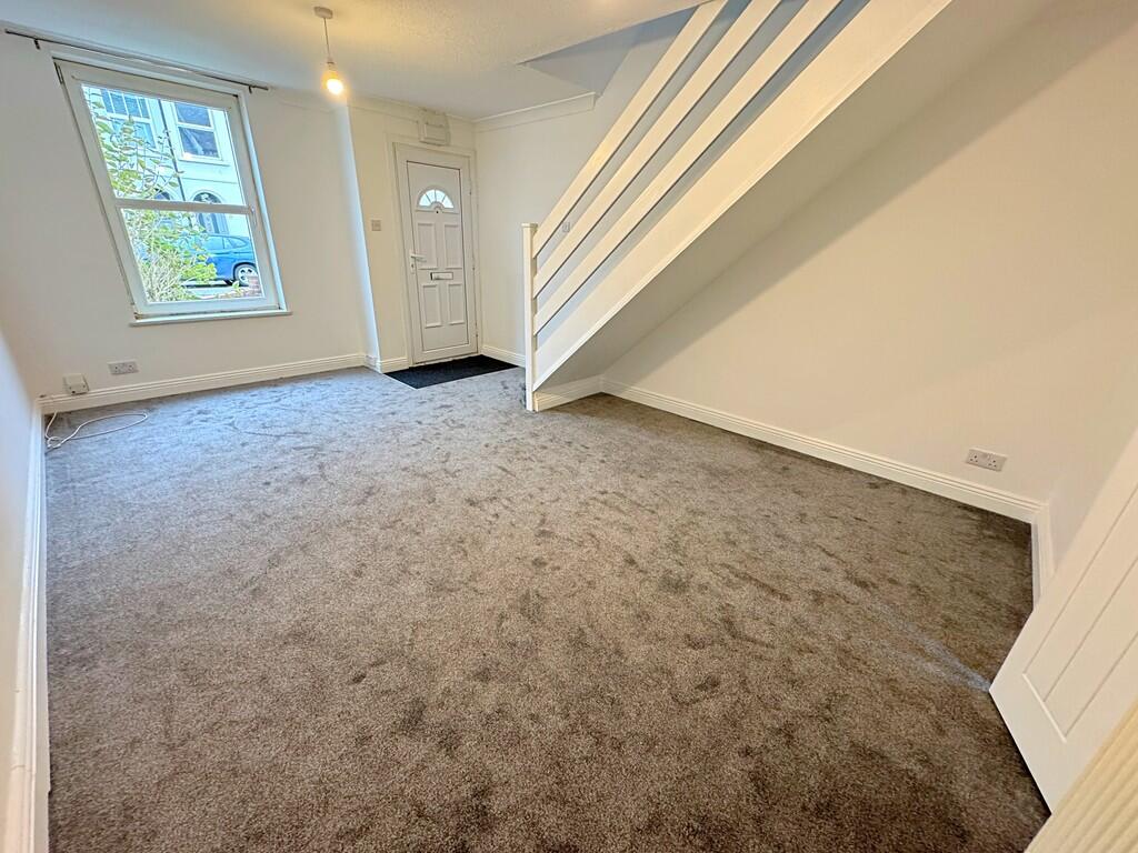 Living Room to Fr...