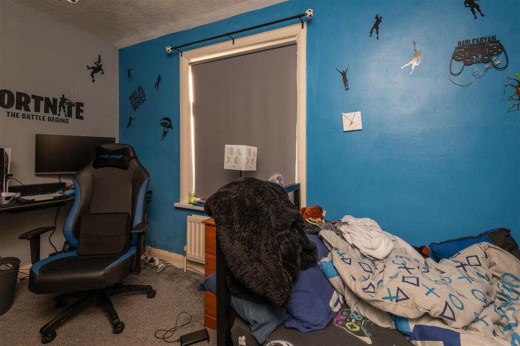 09 - 72 Whitwell Green Lane HX5 9EG.jpg