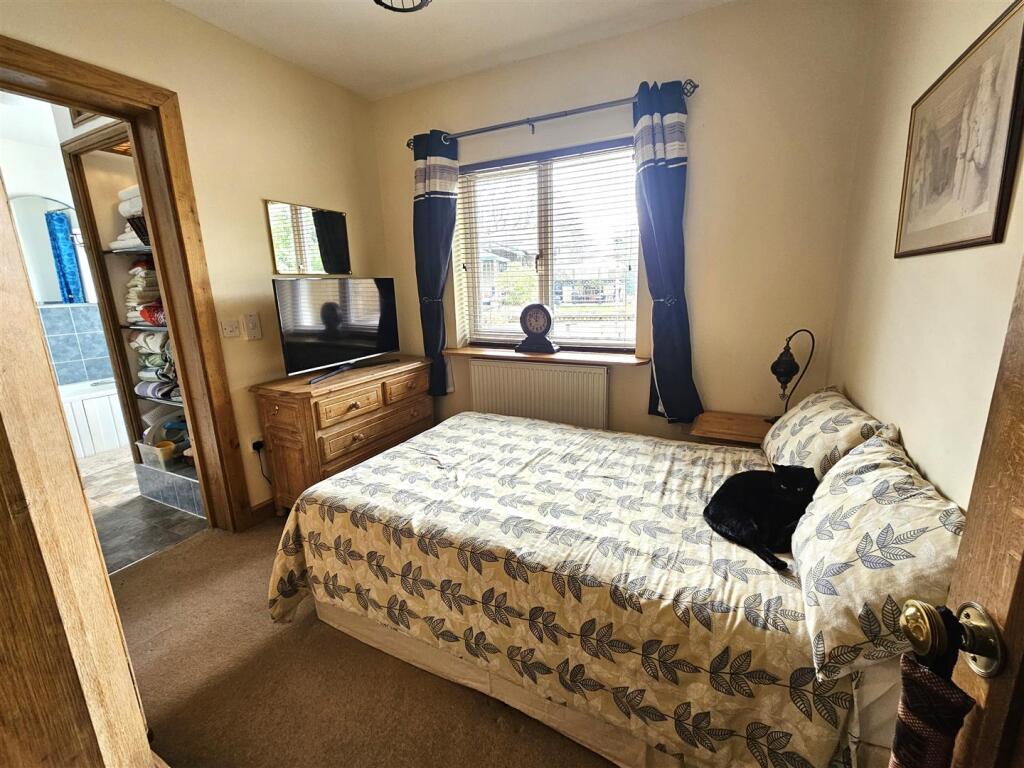 Bedroom 4.jpg