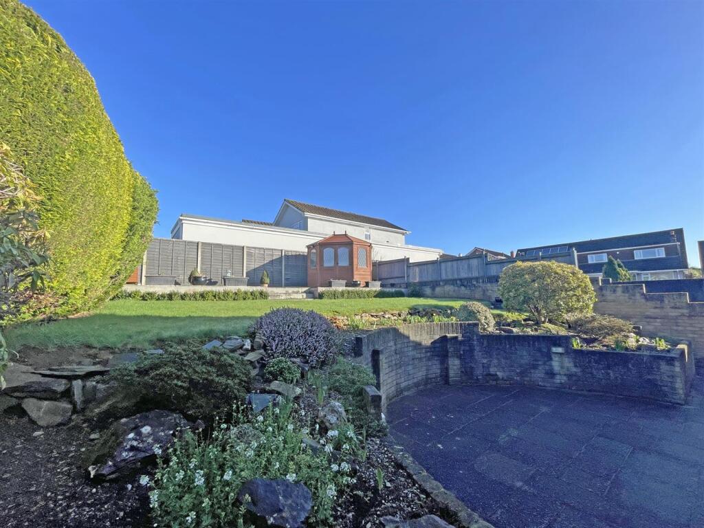 Briarleigh Close 21 Garden 2.jpg