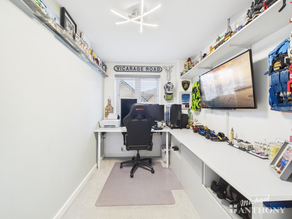 CAM02773G0-PR0368-STILL014