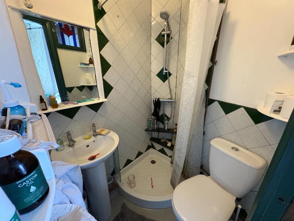 Bedroom 3 Bathroom