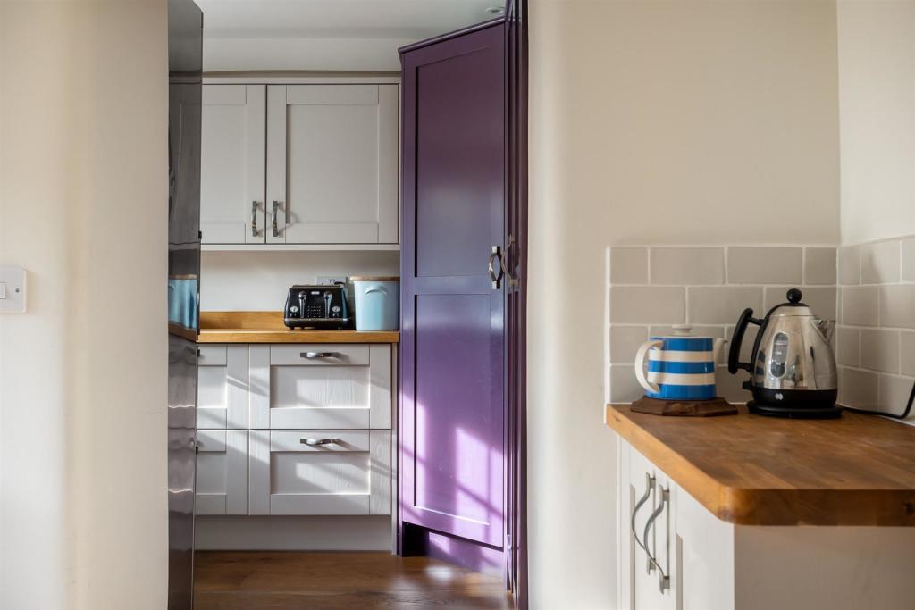 23 - St Anthony¿s Cottage - GL8 8TT - Web.jpg