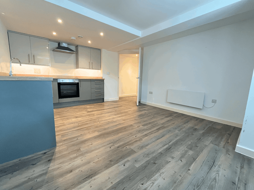 Apt 2 Highland Laddie, Mossley