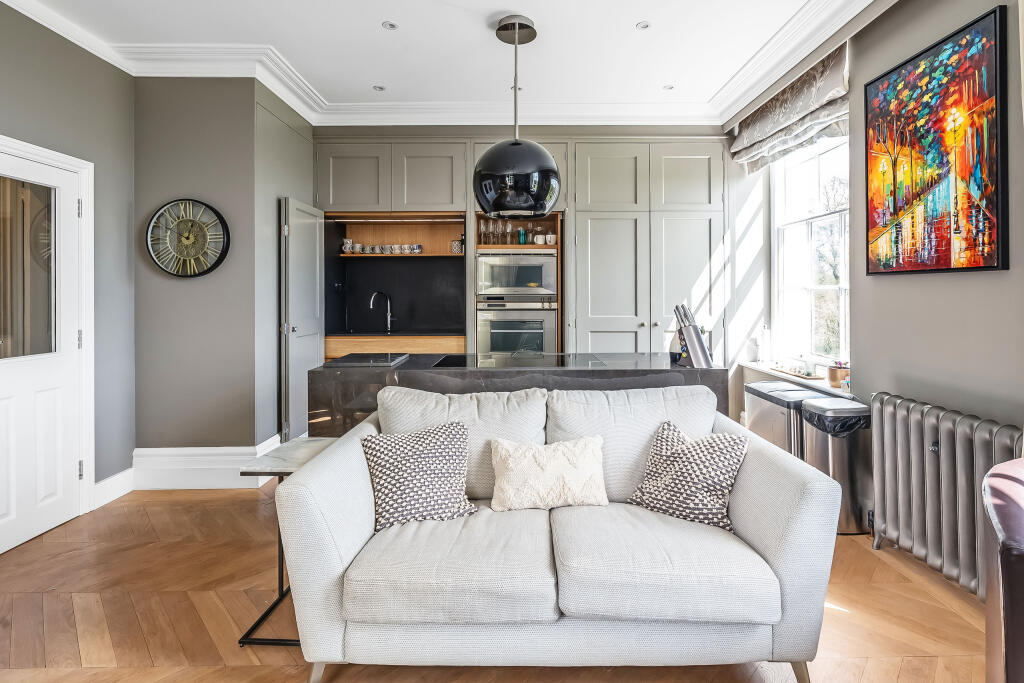 f6-Southlands-House-18