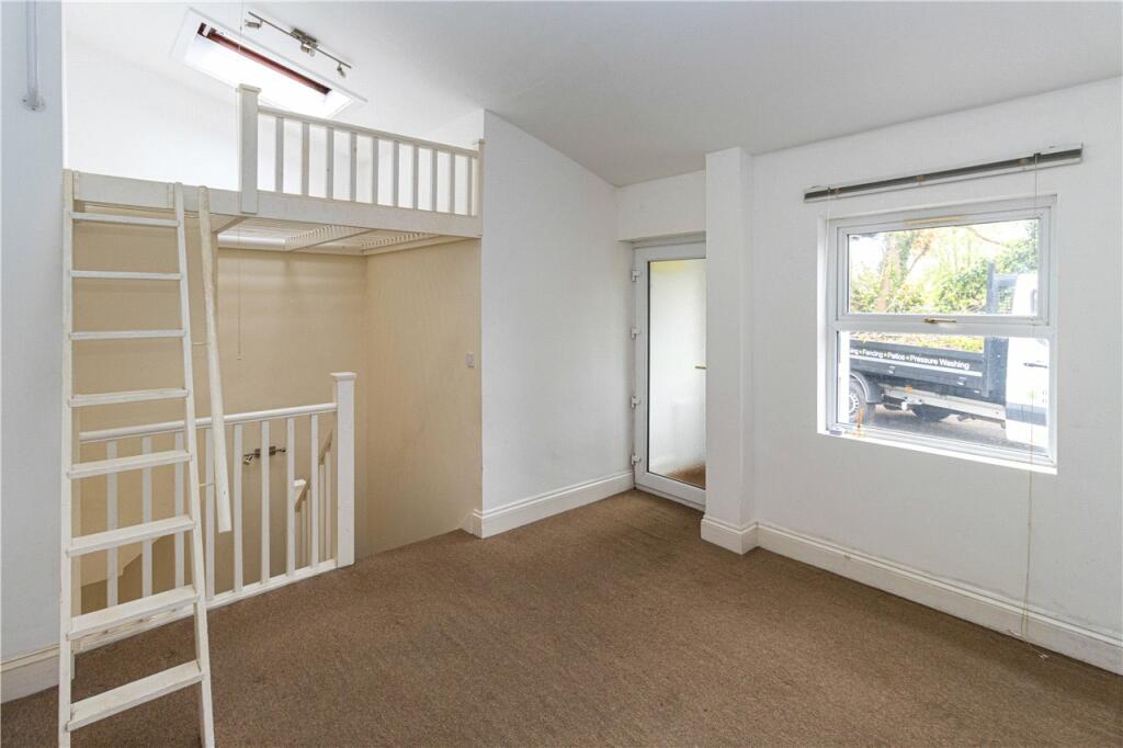 Living/Mezzanine