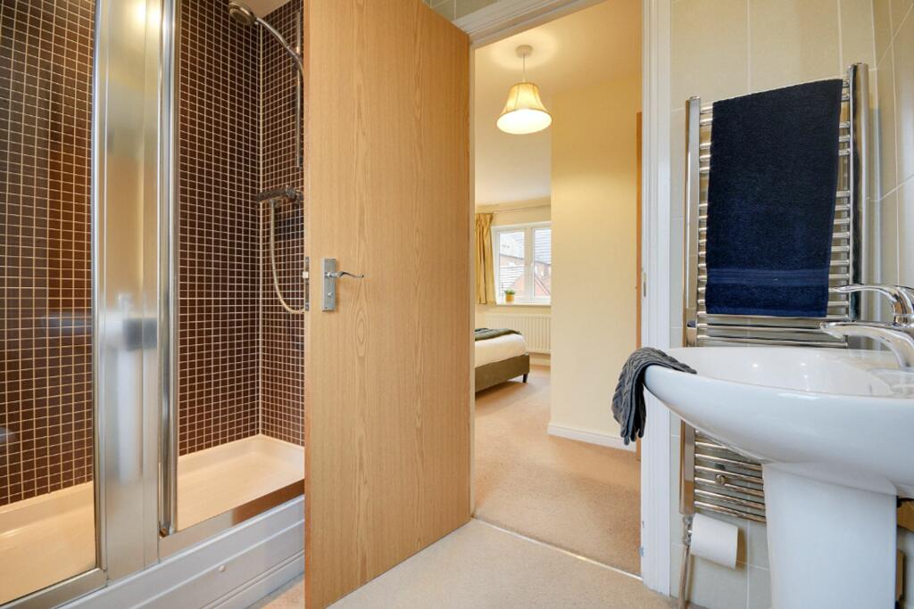 Master Ensuite