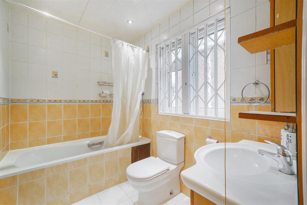 51 Pebworth Road - Q0LNJ3GoAaSV5Fyq6GaW.jpg