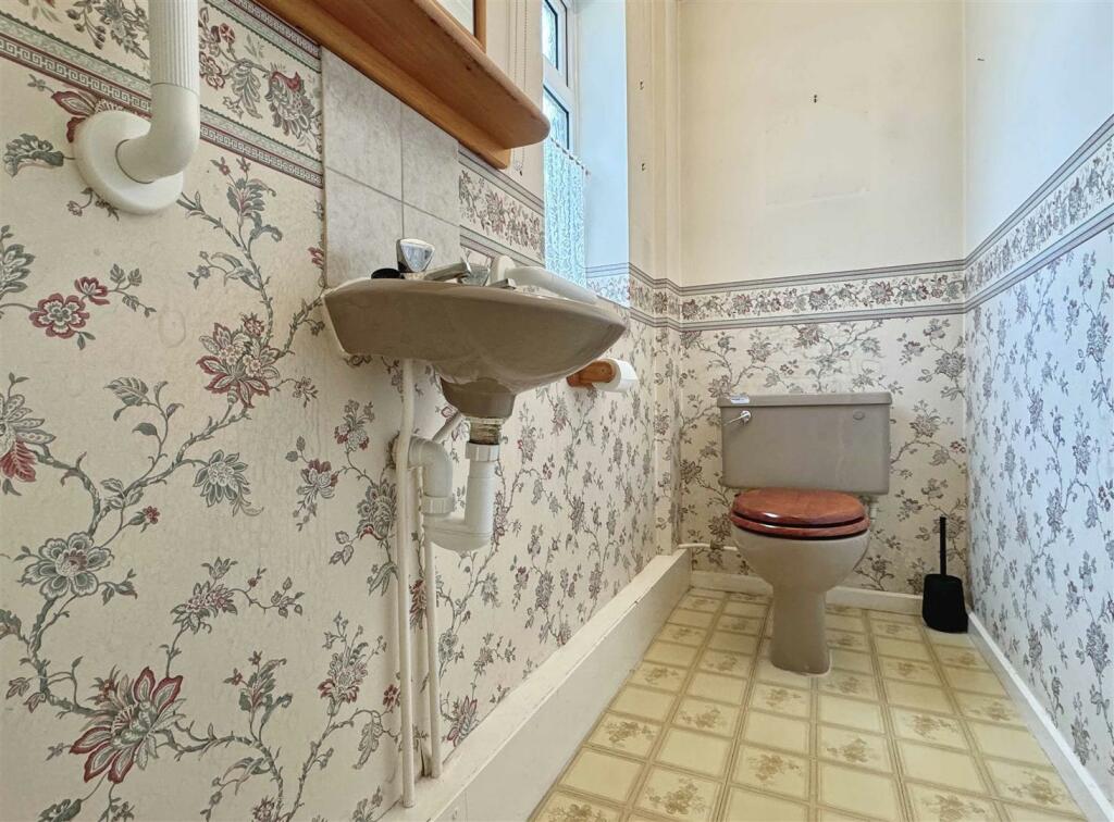 Cloakroom.jpg