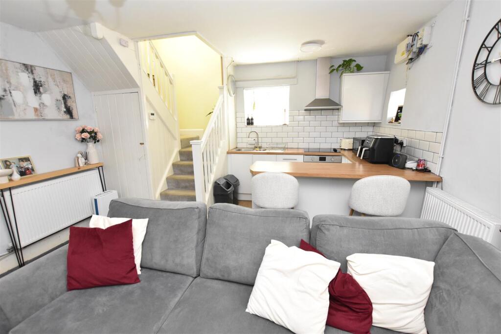 LIVING KITCHEN AREA