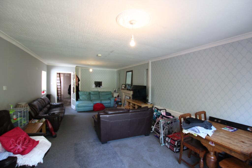 104 Ware Road Hoddesdon EN11 9ET via properties estate letting c