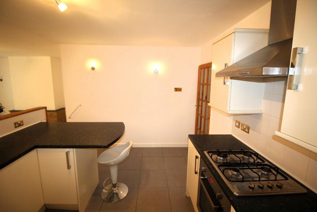 Kitchen (d) 