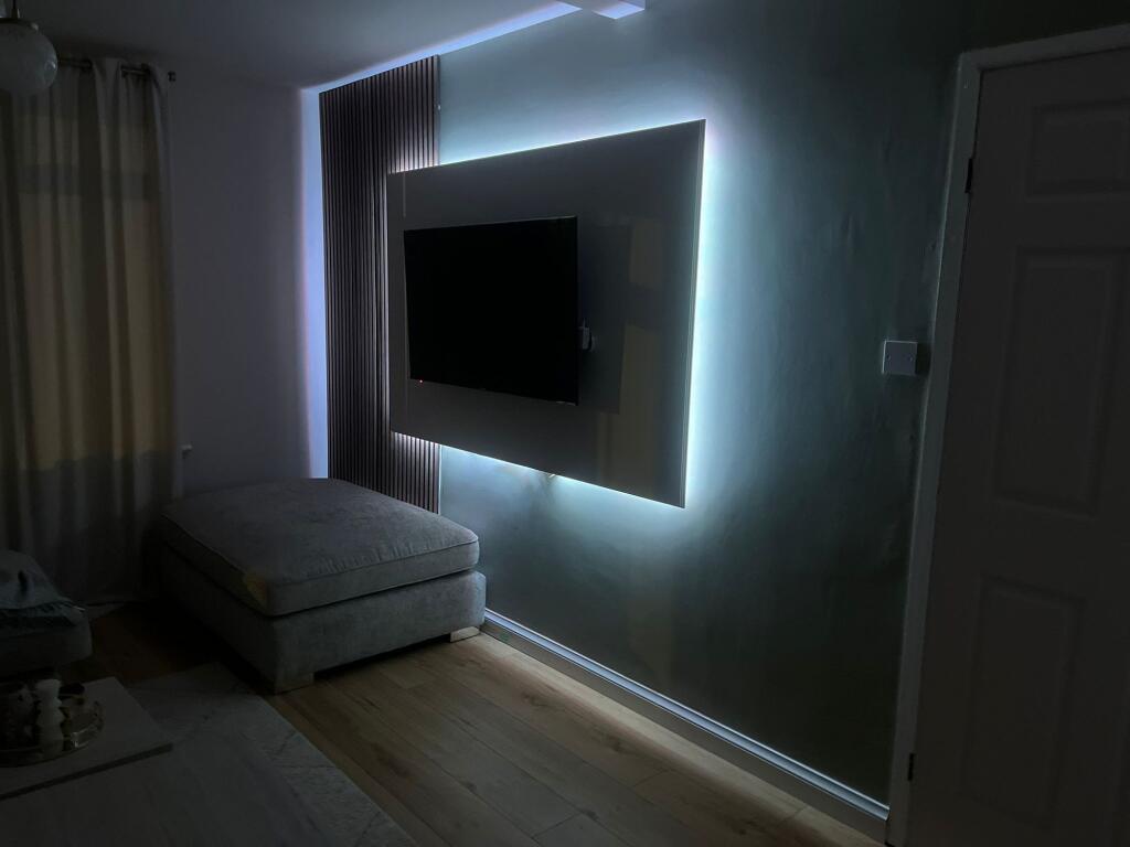 LED¿s round TV mount