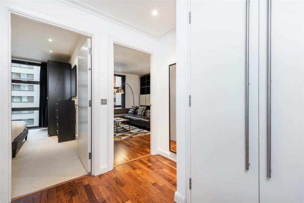 2010202316_REL_78 Discovery Dock Apartments West 2