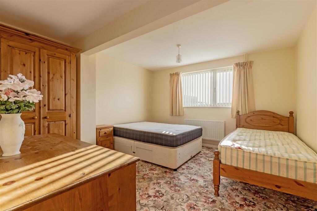 Bedroom 2-1.jpg