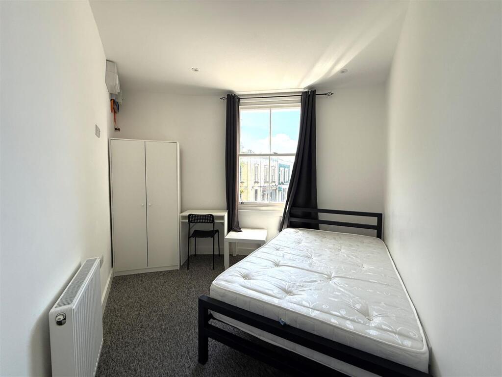 Three bedroom flat (2).JPG