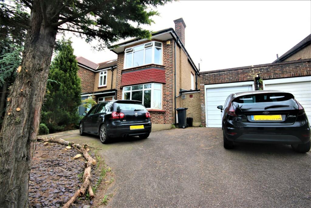 GARAGE WITH OWN DRIVE &amp; OFF STREET PARKING: