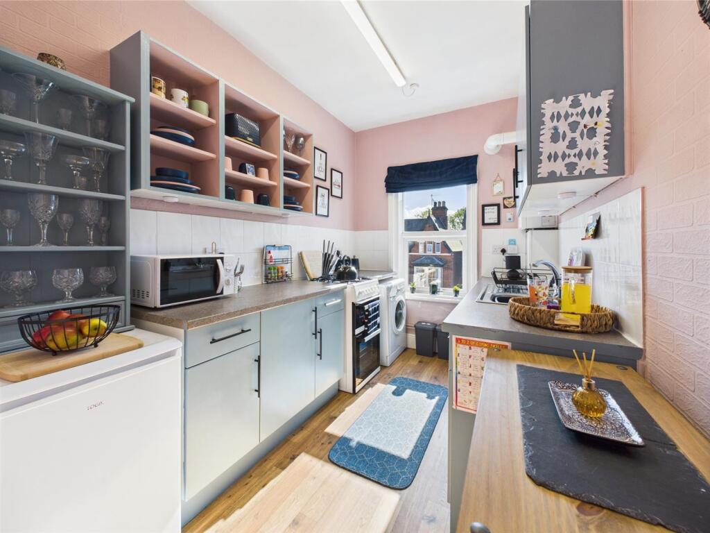 Kitchen:
