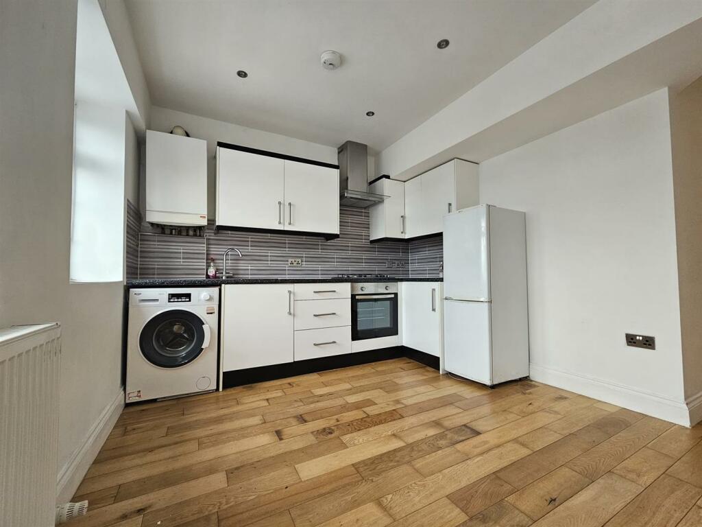 For Sale by Aspire Residential - Chapel Road