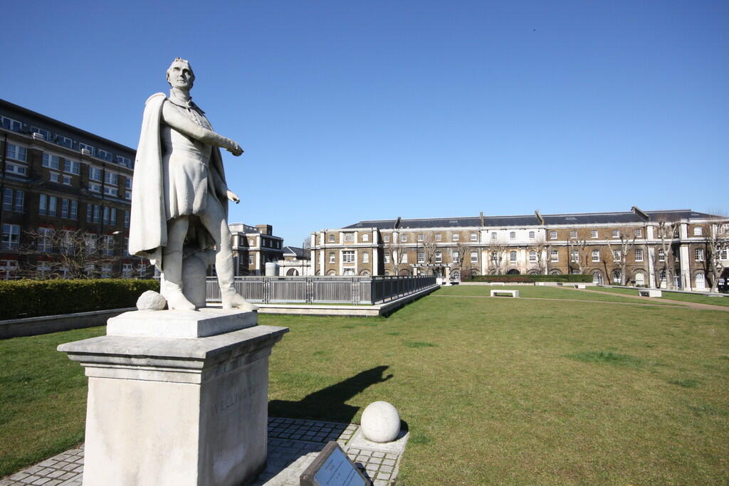 Statue &amp; park