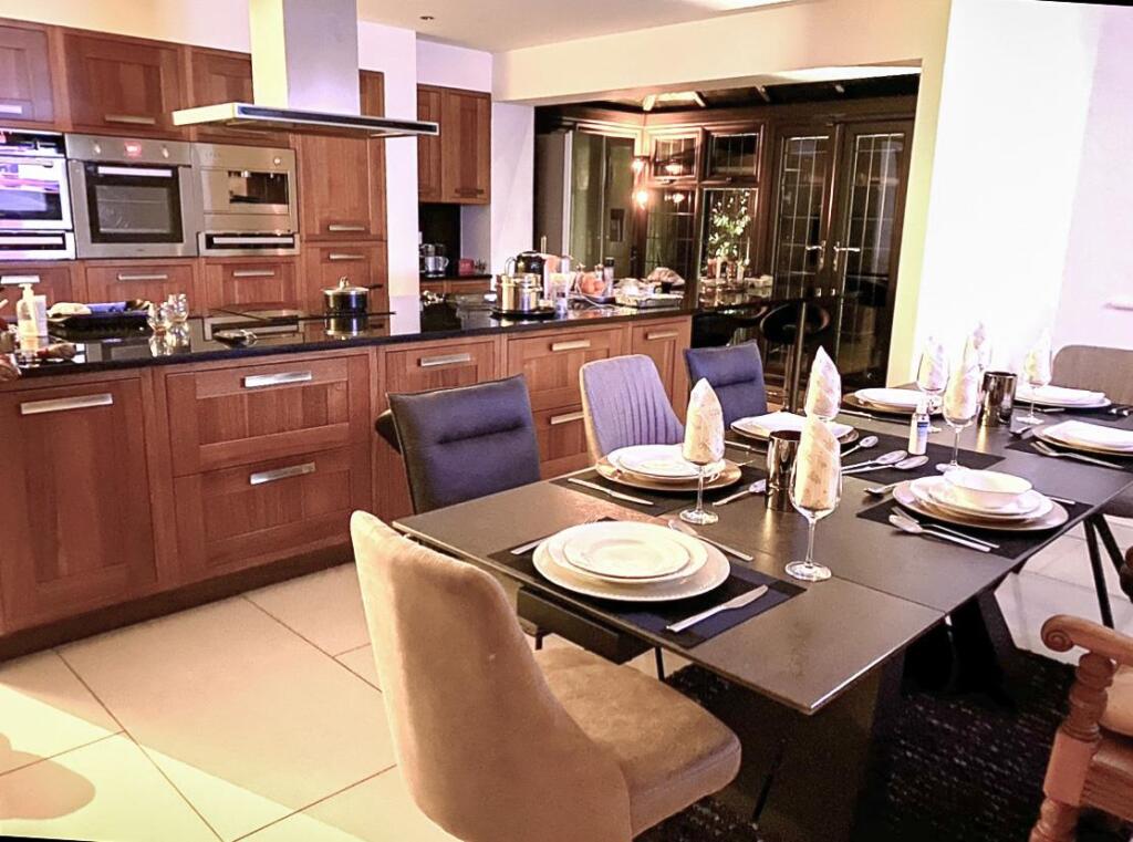 LARGE OPEN PLAN LIVING DINING KITCHEN