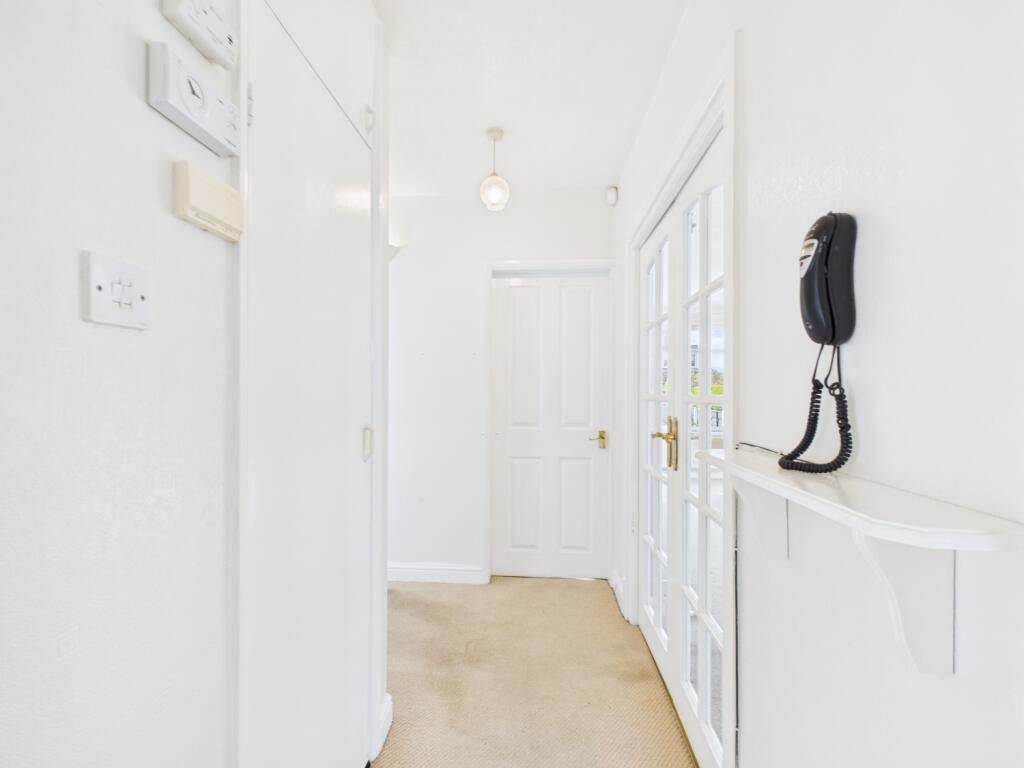 CAM03729G0-PR0140-STILL032