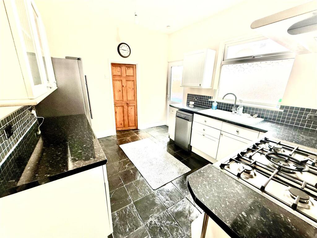 150 Murray Kitchen.jpg