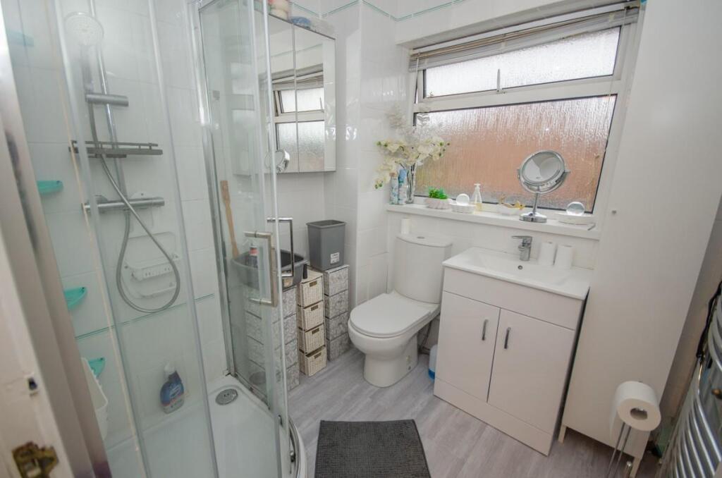 Shower room.jpg