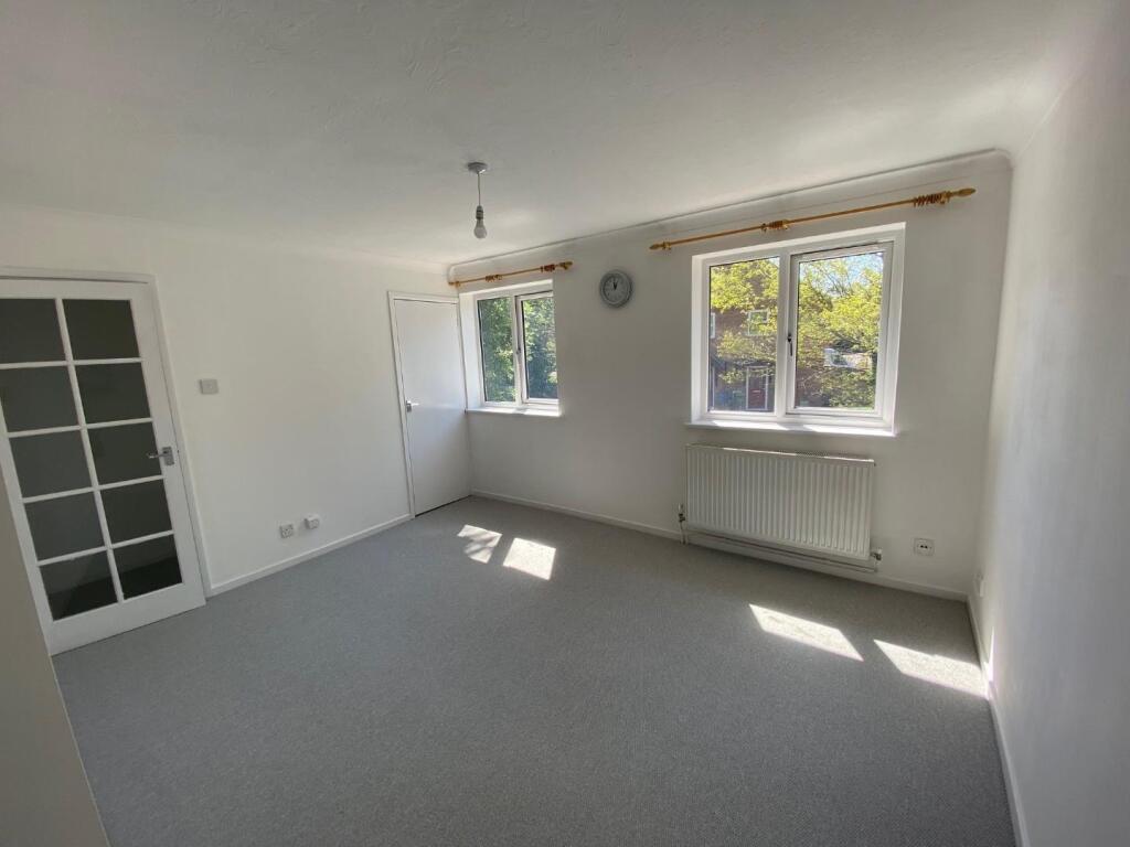 lIVING ROOM.jpg